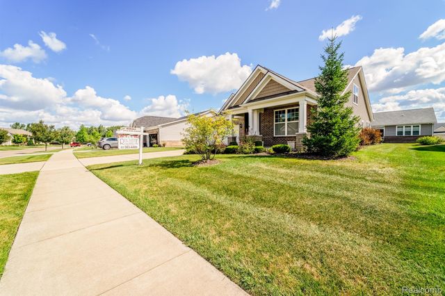24279 Walloon Way, Brownstown Charter Township, MI 48134