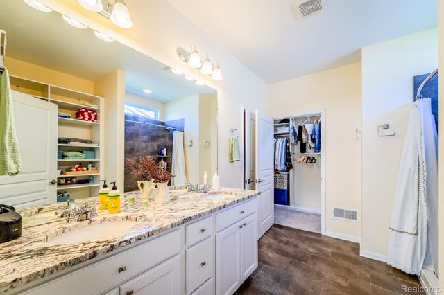 24279 Walloon Way, Brownstown Charter Township, MI 48134