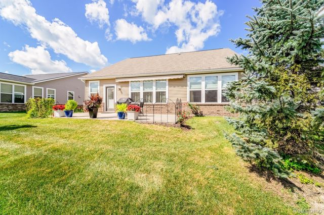 24279 Walloon Way, Brownstown Charter Township, MI 48134