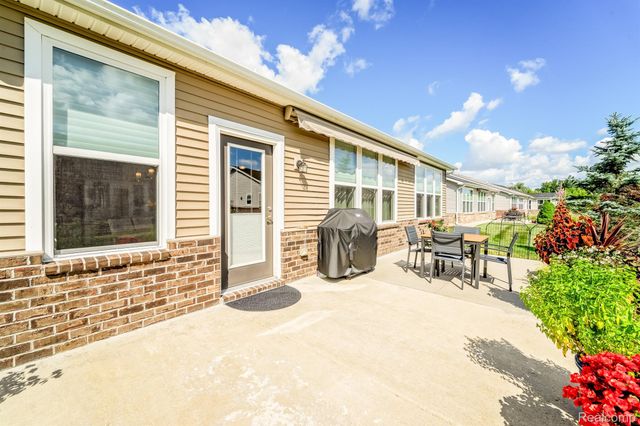 24279 Walloon Way, Brownstown Charter Township, MI 48134