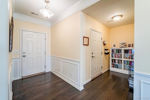 24279 Walloon Way, Brownstown Charter Township, MI 48134