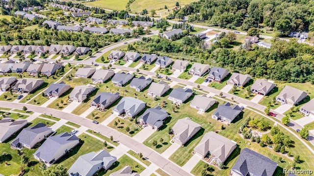 24279 Walloon Way, Brownstown Charter Township, MI 48134