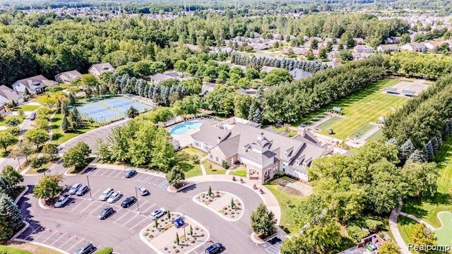 24279 Walloon Way, Brownstown Charter Township, MI 48134