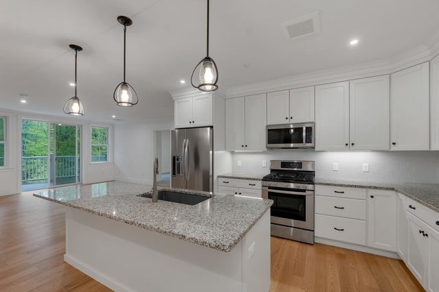 7 Willey Creek Rd Unit 205, Exeter, NH 03833