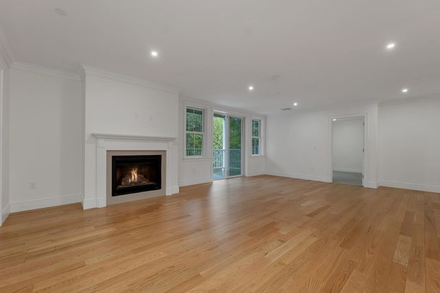 7 Willey Creek Rd Unit 205, Exeter, NH 03833