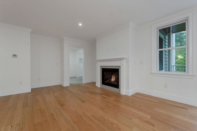 7 Willey Creek Rd Unit 205, Exeter, NH 03833