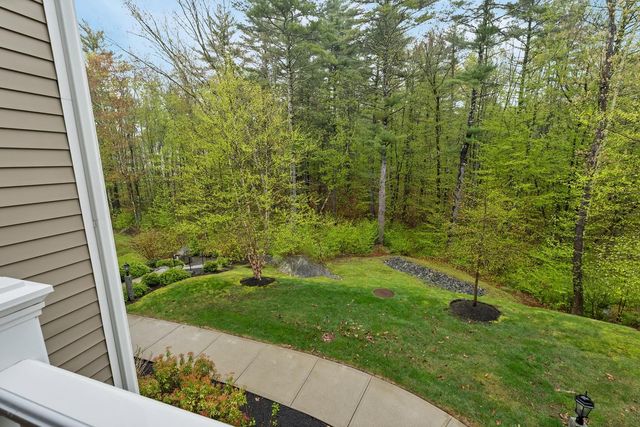 7 Willey Creek Rd Unit 205, Exeter, NH 03833