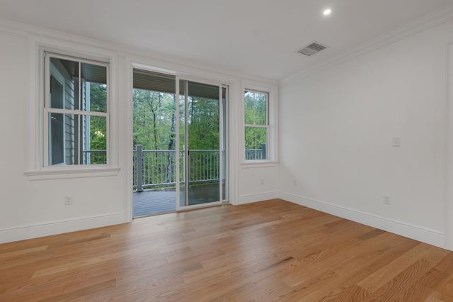 7 Willey Creek Rd Unit 205, Exeter, NH 03833