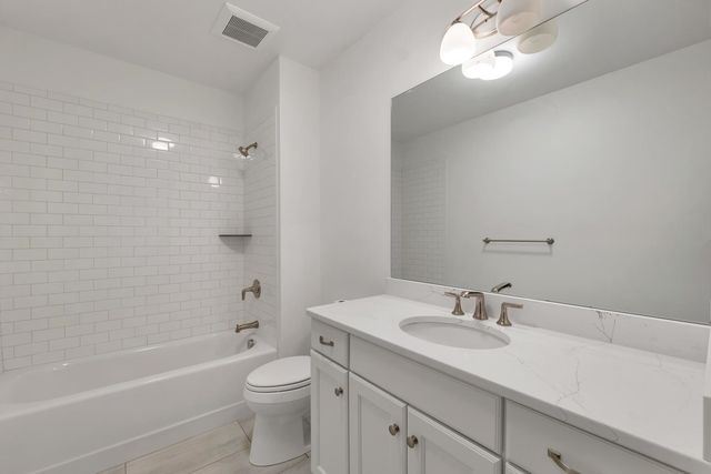 7 Willey Creek Rd Unit 205, Exeter, NH 03833