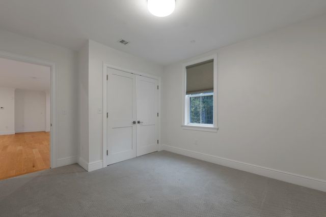 7 Willey Creek Rd Unit 205, Exeter, NH 03833