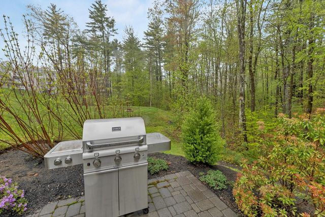 7 Willey Creek Rd Unit 205, Exeter, NH 03833