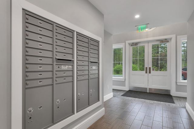 7 Willey Creek Rd Unit 205, Exeter, NH 03833