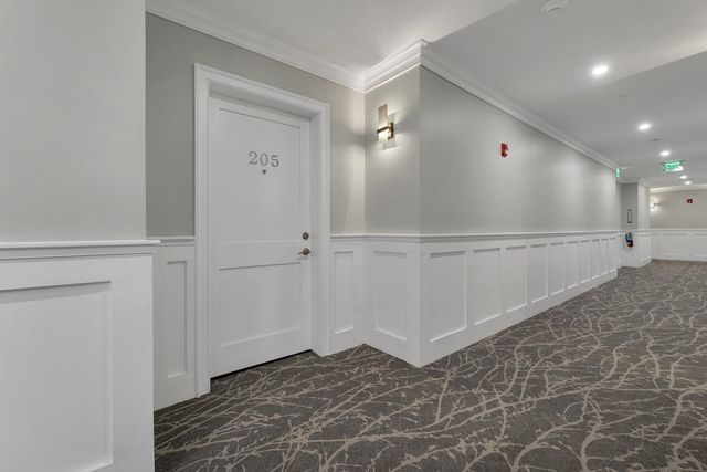 7 Willey Creek Rd Unit 205, Exeter, NH 03833