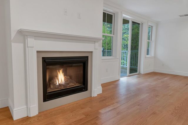 7 Willey Creek Rd Unit 205, Exeter, NH 03833