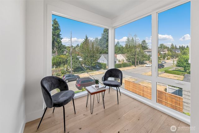 4015 A NE 56th, Seattle, WA 98105