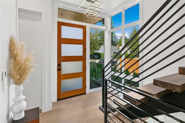4015 A NE 56th, Seattle, WA 98105