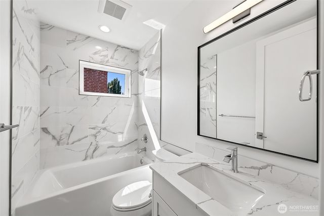 4015 A NE 56th, Seattle, WA 98105
