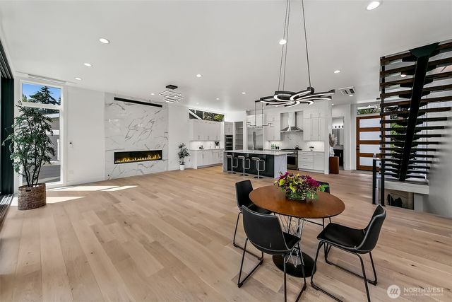 4015 A NE 56th, Seattle, WA 98105