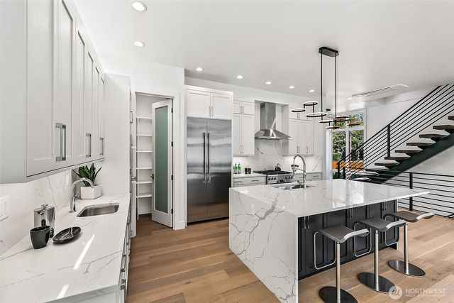 4015 A NE 56th, Seattle, WA 98105