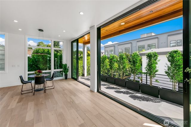 4015 A NE 56th, Seattle, WA 98105