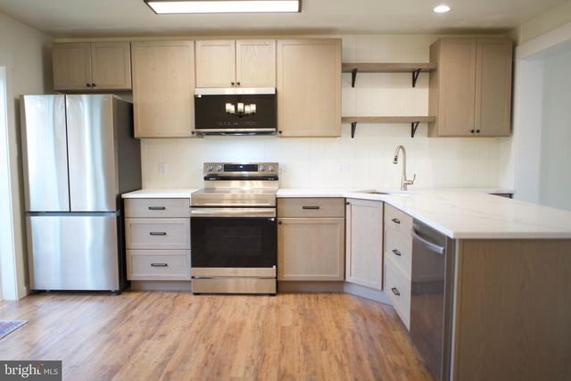 617 MARJORIE MAE ST, State College, PA 16803