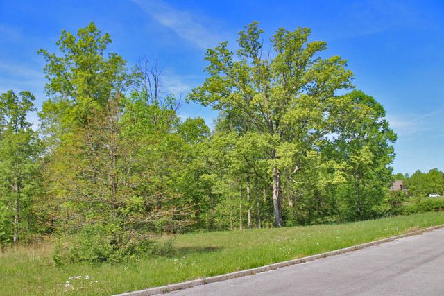 64 Lake Crest Drive, Somerset, KY 42503