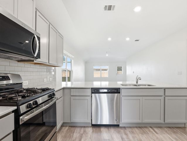 5900 Bell Tower LN, Austin, TX 78747