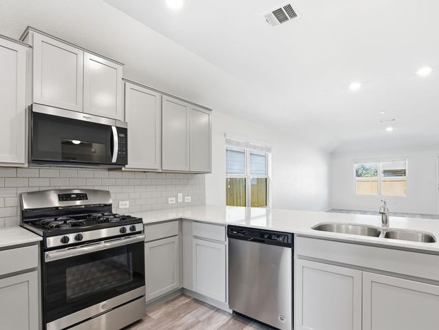 5900 Bell Tower LN, Austin, TX 78747