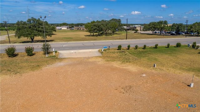 2125 N Esplanade Street, Cuero, TX 77954