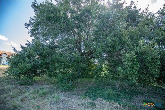 2125 N Esplanade Street, Cuero, TX 77954