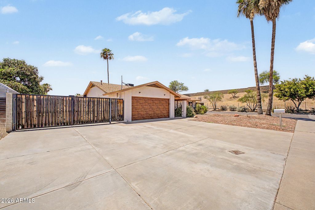 3401 E DAHLIA Drive, Phoenix, AZ 85032 — photo 2