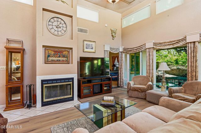 333 AVENIDA MIRADOR, Santa Teresa, NM 88008