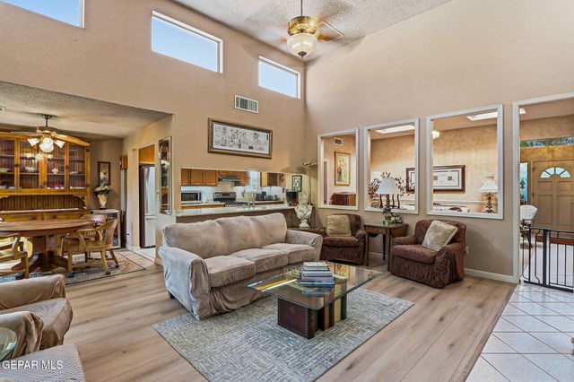 333 AVENIDA MIRADOR, Santa Teresa, NM 88008