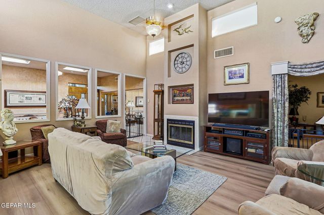 333 AVENIDA MIRADOR, Santa Teresa, NM 88008