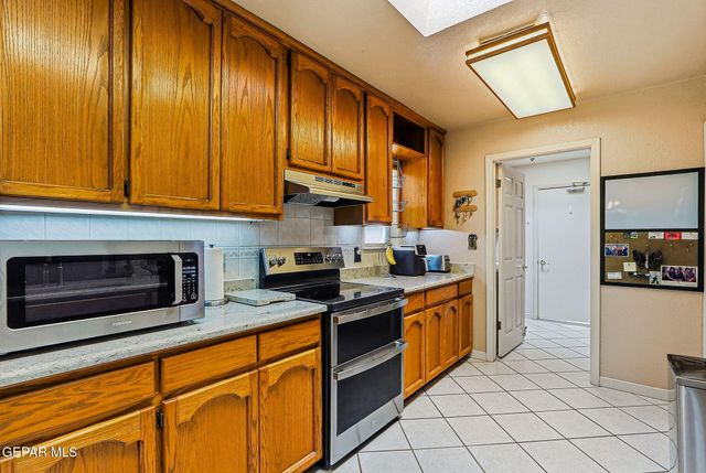 333 AVENIDA MIRADOR, Santa Teresa, NM 88008