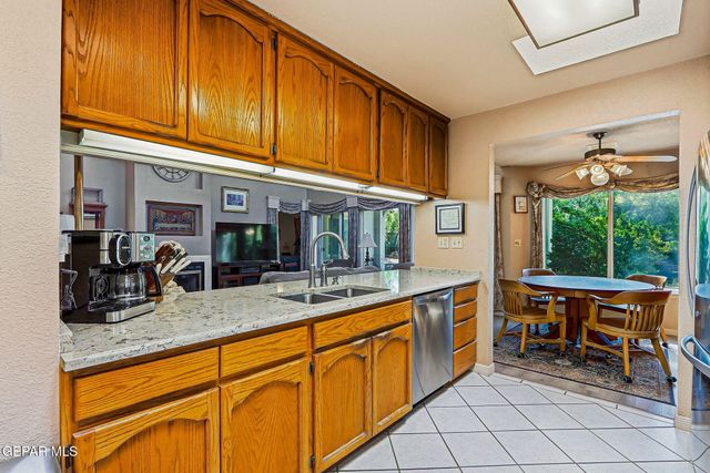 333 AVENIDA MIRADOR, Santa Teresa, NM 88008