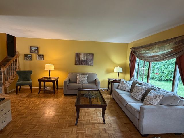 2018 Oxnard Drive, Downers Grove, IL 60516