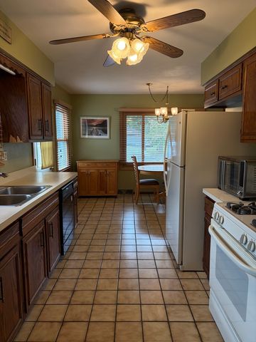 2018 Oxnard Drive, Downers Grove, IL 60516