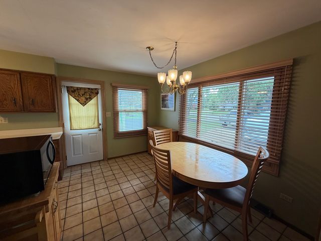 2018 Oxnard Drive, Downers Grove, IL 60516
