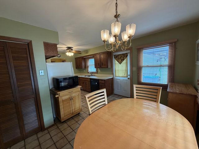 2018 Oxnard Drive, Downers Grove, IL 60516