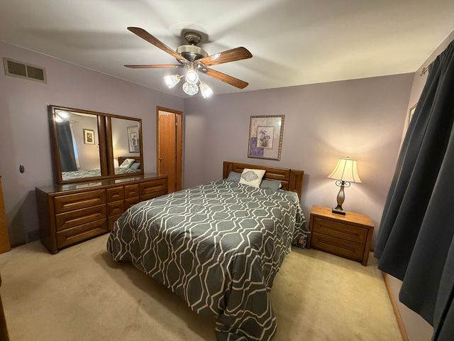 2018 Oxnard Drive, Downers Grove, IL 60516