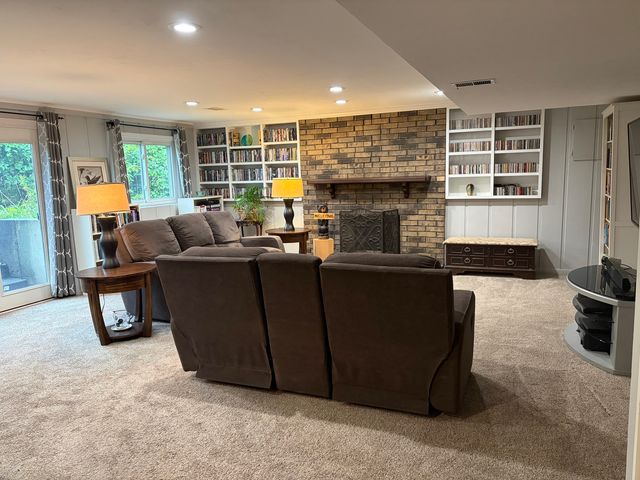 2018 Oxnard Drive, Downers Grove, IL 60516