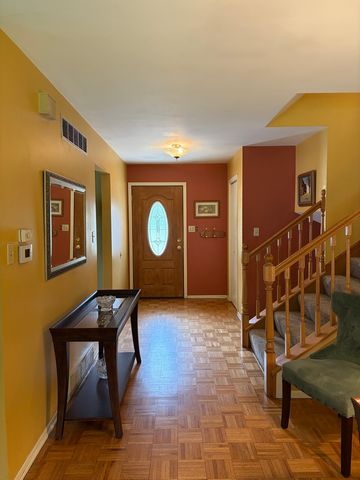2018 Oxnard Drive, Downers Grove, IL 60516