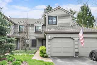 993 Longmeadow Court 1028, Lake Barrington, IL 60010