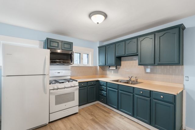 260 Phillips Ave, New Bedford, MA 02746