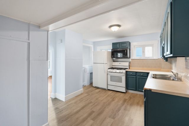 260 Phillips Ave, New Bedford, MA 02746