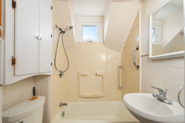 260 Phillips Ave, New Bedford, MA 02746