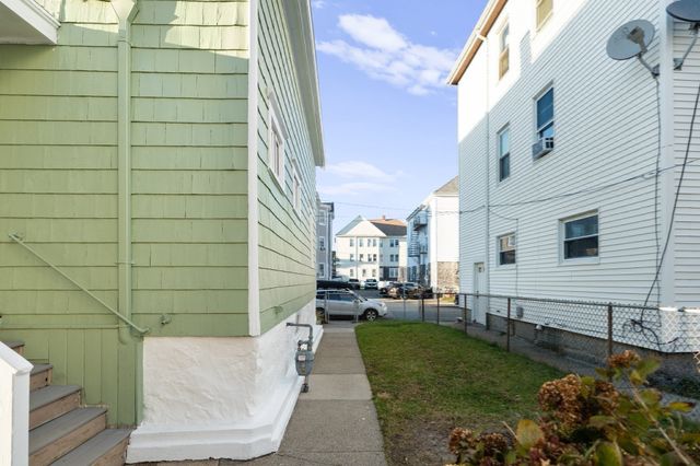 260 Phillips Ave, New Bedford, MA 02746