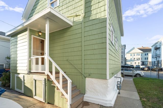 260 Phillips Ave, New Bedford, MA 02746