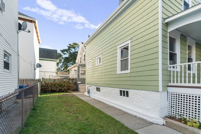 260 Phillips Ave, New Bedford, MA 02746